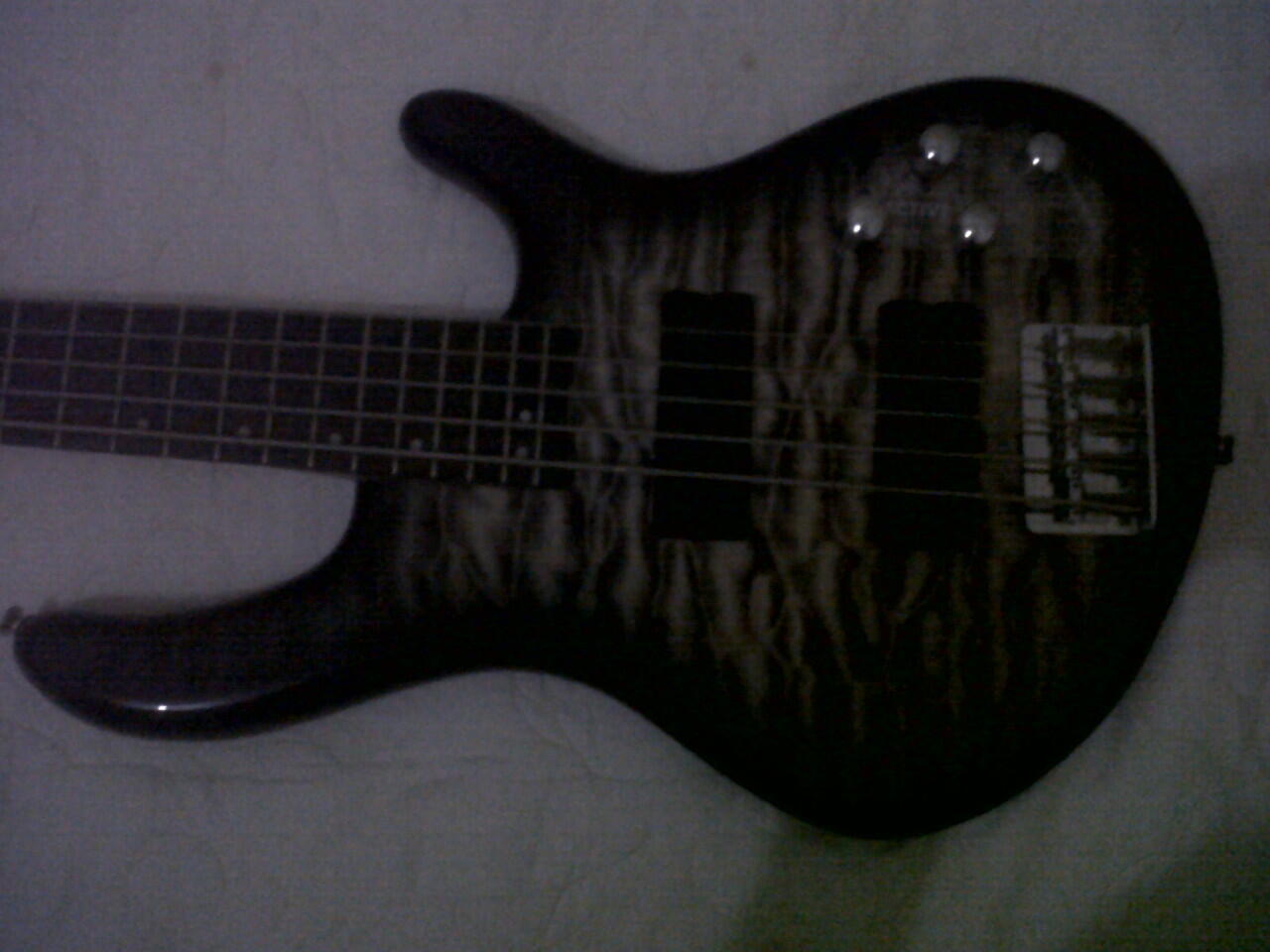 Jual Bass Cort Dlx v 5 Strings