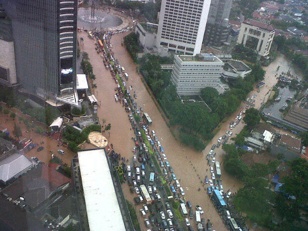 Foto daerah yang kena banjir di JAKARTA
