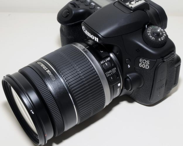 Canon 60d Kit Body Only + Lensa { 18 - 135mm }