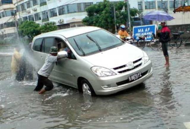 Semua berubah saat negara air menyerang jakarta!
