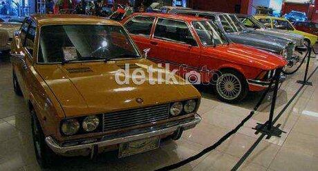 (Bung Roy) Menpora ingin Berbuat Meseum di Mobil Kuno di Jogja