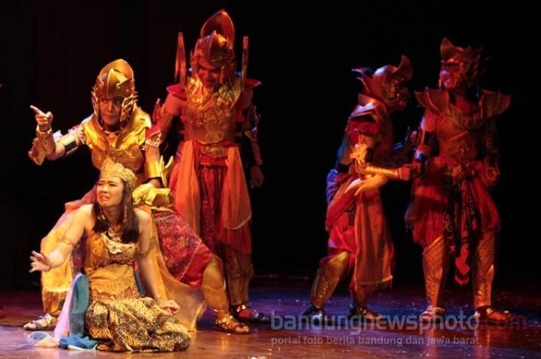 Badalohor Tampilkan Kisah Epic Mahabharata di Atas Panggung