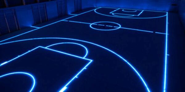 Lapangan Olahraga dengan Garis Cahaya LED