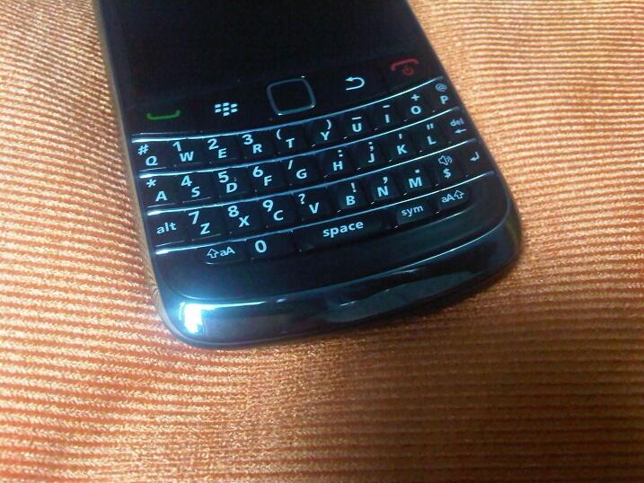 Dijual > Blackberry Onyx 9700 hitam mulussss (Malang)