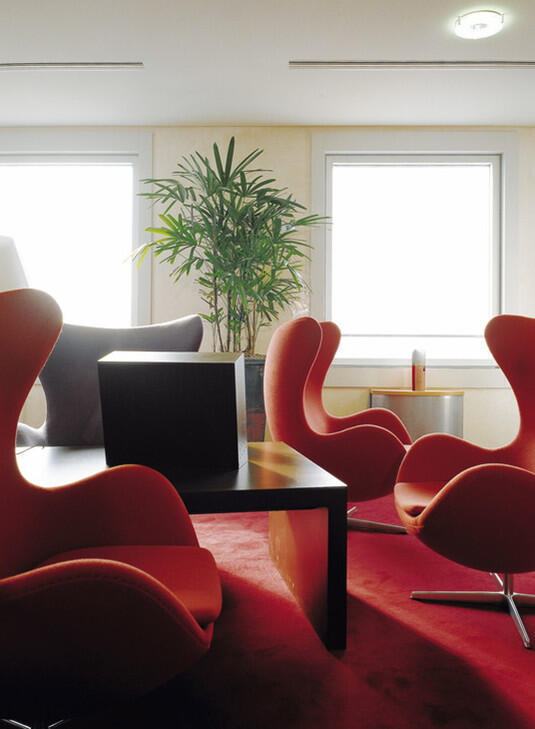 arne jacobson egg chair