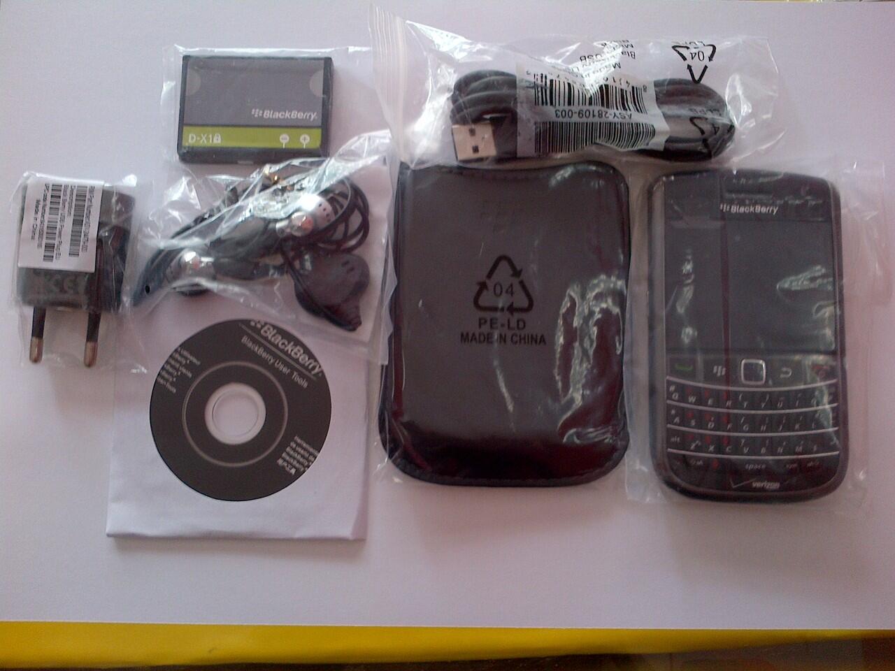 BLACKBERRY 9650 BARU