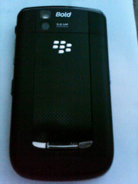 Jual Blackbery 9650 aka Essex Solo
