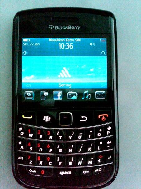 Jual Blackbery 9650 aka Essex Solo