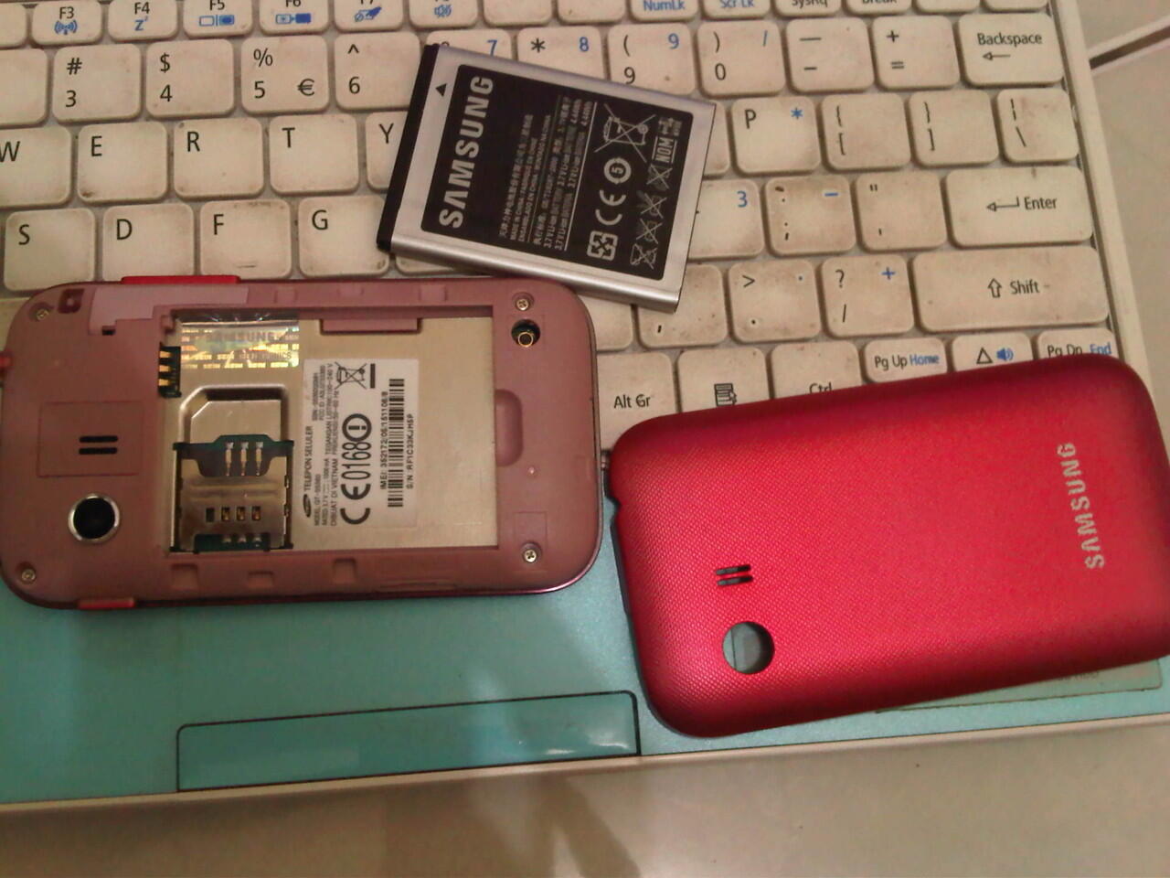 samsung galaxy y pink mulusssss banget, ex cewek