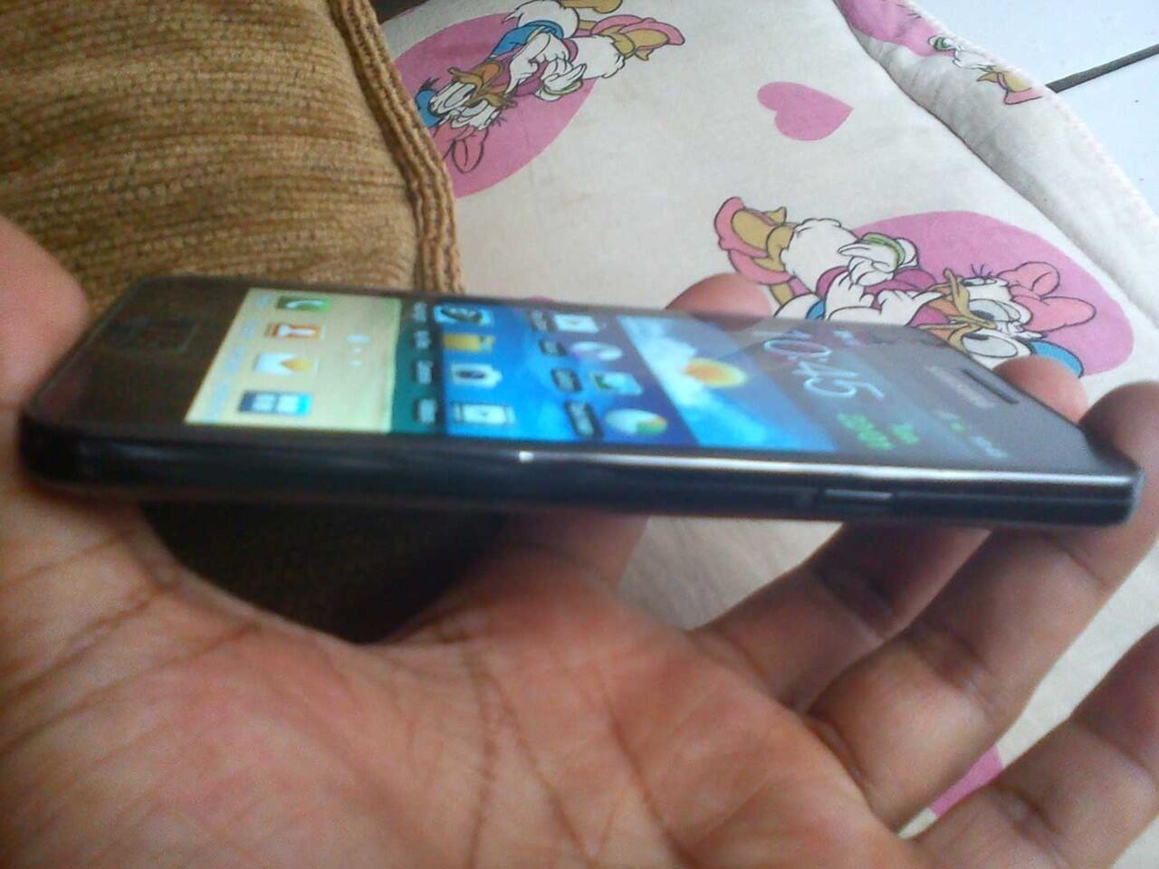 SAMSUNG GALAXY SII aka. GT-I9100 MULUS MASIH GARANSI