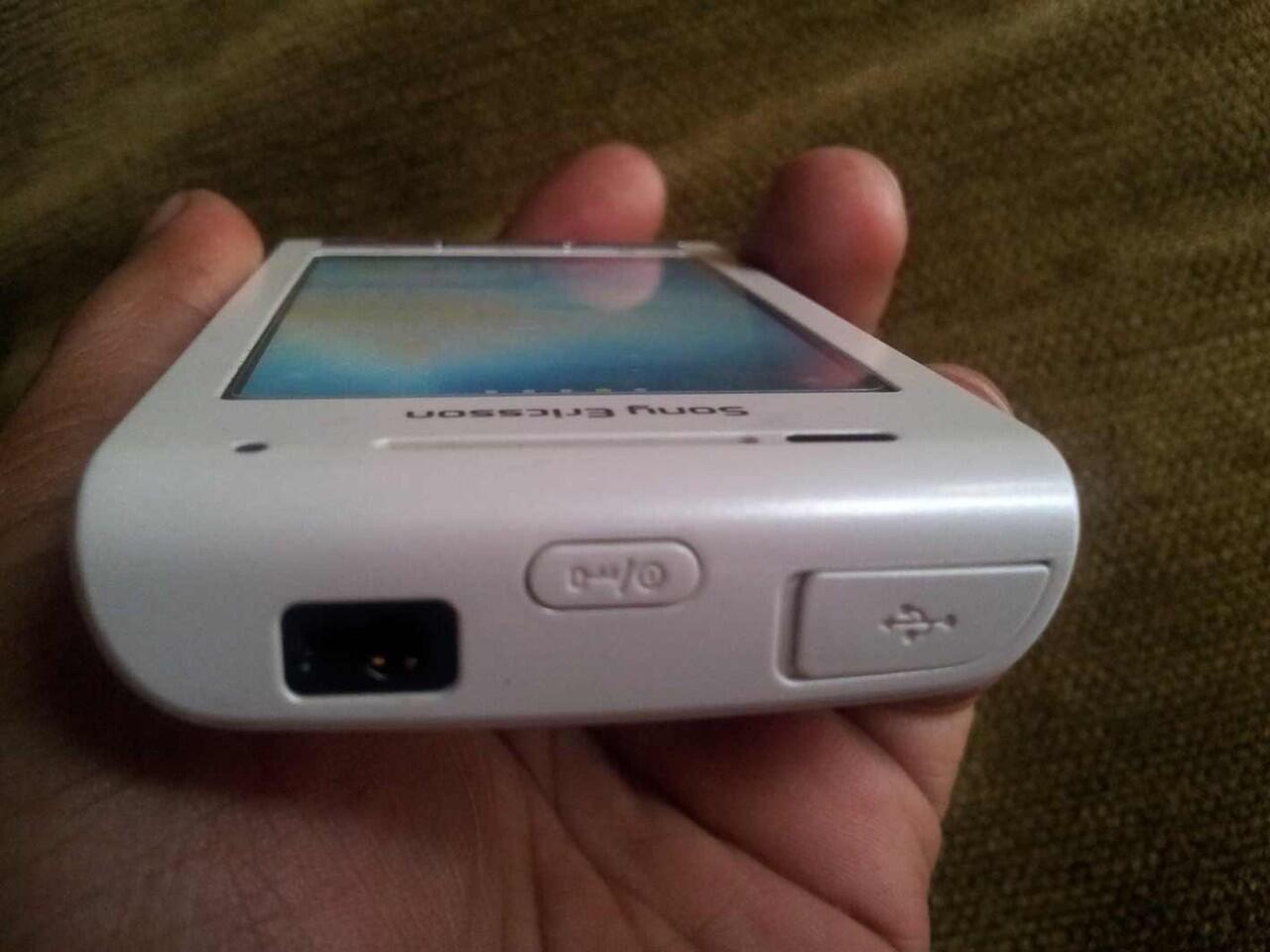 SONY ERICCSON XPERIA X8 WHITE MULUS KOMPLIT