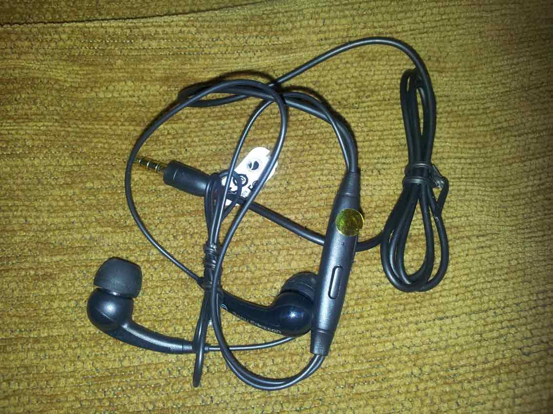 SONY ERICCSON XPERIA X8 WHITE MULUS KOMPLIT