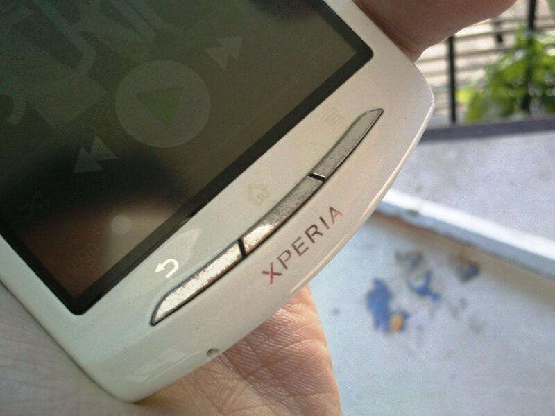 Santai Sony Ericsson Xperia Neo V Bandung