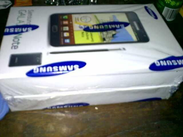 JUAL SAMSUNG GALAXY NOTE BIRU GT -N7000 BAGUS KAYAK BARU TANPA CACAT