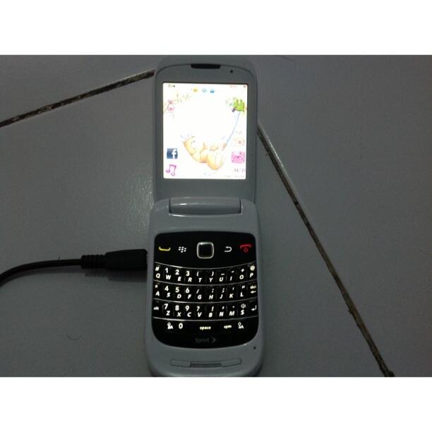 Blackberry style 9670 white baru pakai 2 bulan gan.....