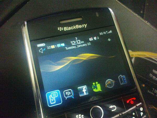 BLACKBERRY TOUR 9630 3G HARGA CUMA 650RIBU BANDUNG!!!