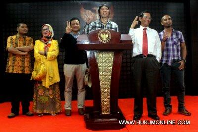 Slank ‘Curhat’ ke MK 