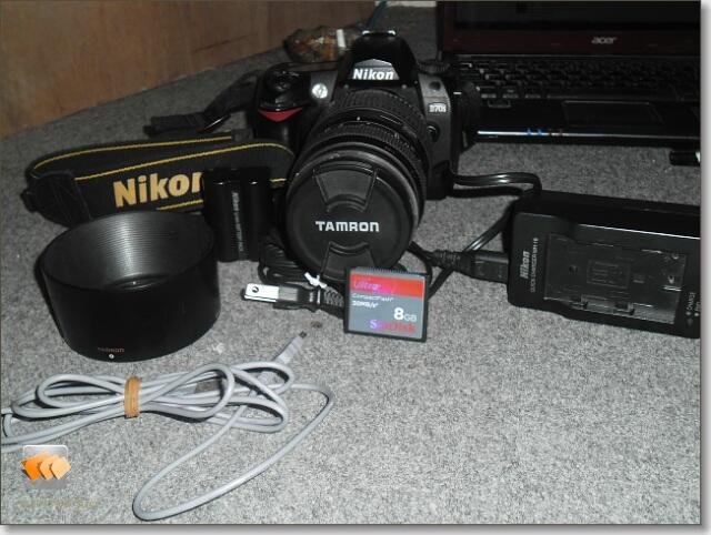 JUAL NIKON D70s+Lensa tamron 70-300mm+compact flash memory mulus muuraahh