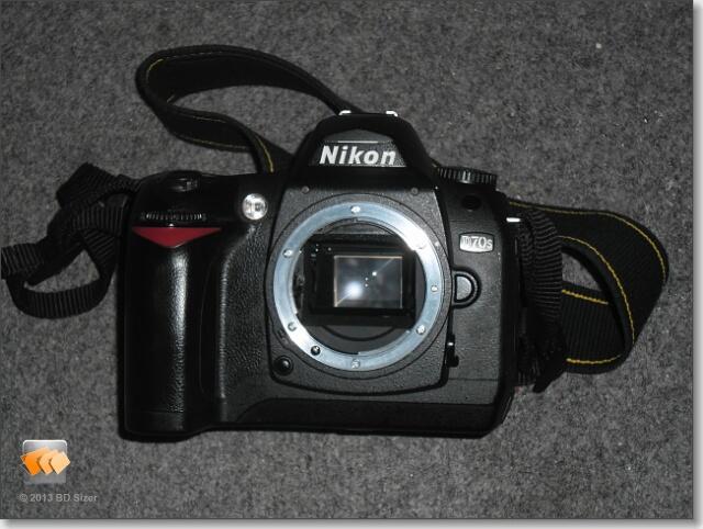 JUAL NIKON D70s+Lensa tamron 70-300mm+compact flash memory mulus muuraahh