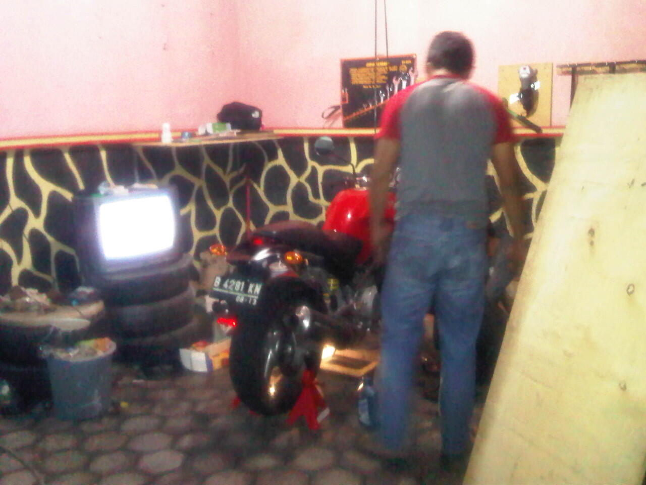 bengkel moge dan spare part moge
