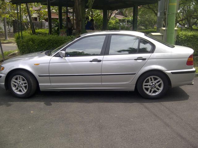 BMW 318 i 2012 AT Facelift Abu2 metalik Good condition