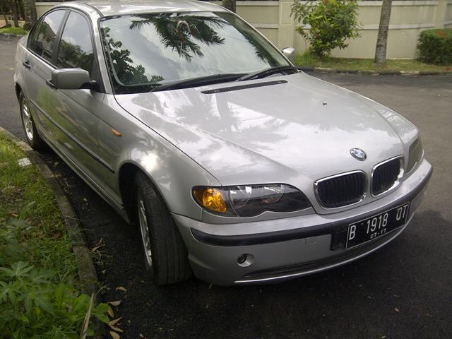 BMW 318 i 2012 AT Facelift Abu2 metalik Good condition