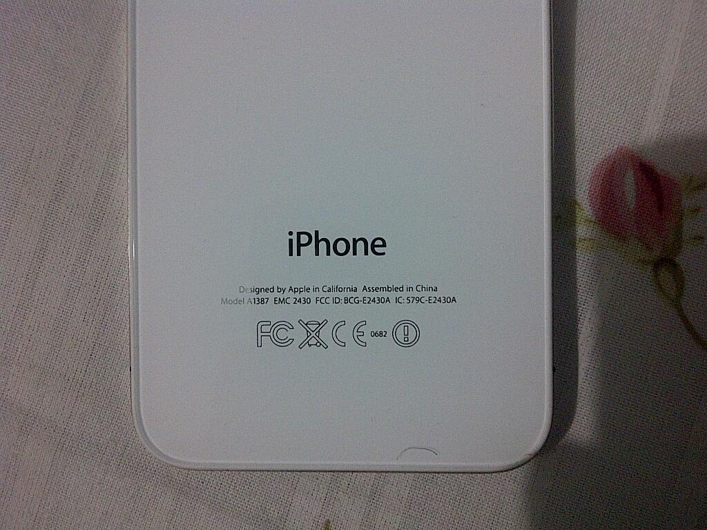 Jual iPhone 4S 16GB White garansi Internasional baru dua bulan pakai