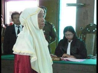 KONTROVERSI DIBALIK KISAH &quot;NENEK PENCURI SINGKONG DAN HAKIM YANG BAIK&quot;