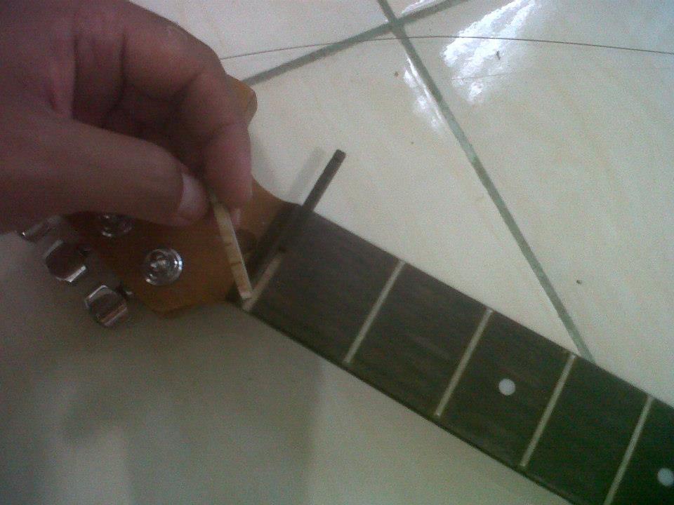 ~GITARIS masuk - penjelasan NUT dan SADDLE~