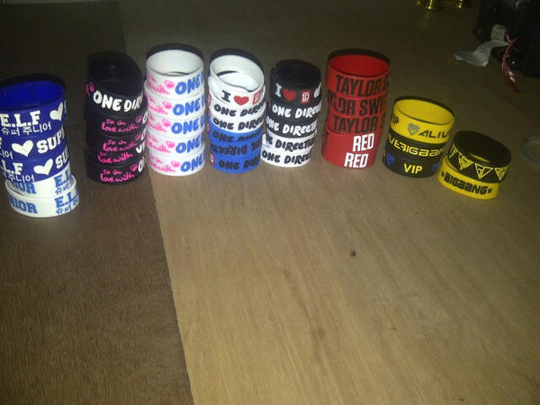 WRISTBAND / GELANG ONE DIRECTION MURAH