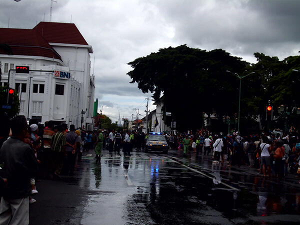 UPACARA ADAT KERATON YOGYAKARTA BERNAMA GREBEG
