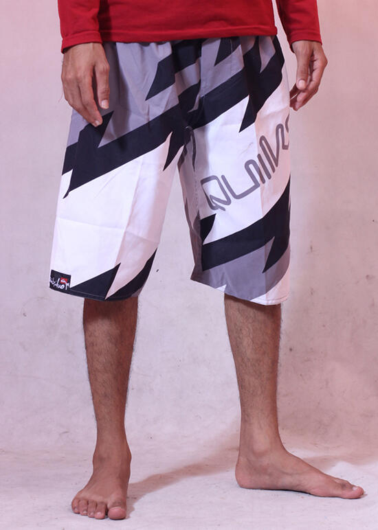 CELANA PENDEK PANTAI / SHORT BOARD QuickSilver (CLOTH.03 STORE)