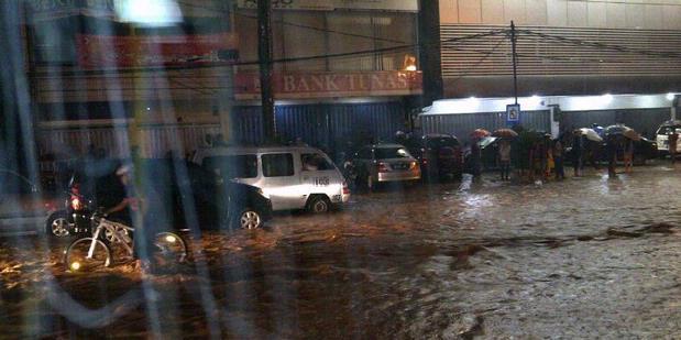 BANJIR BANDAR LAMPUNG (KUMPULAN BERITA DAN FOTO)