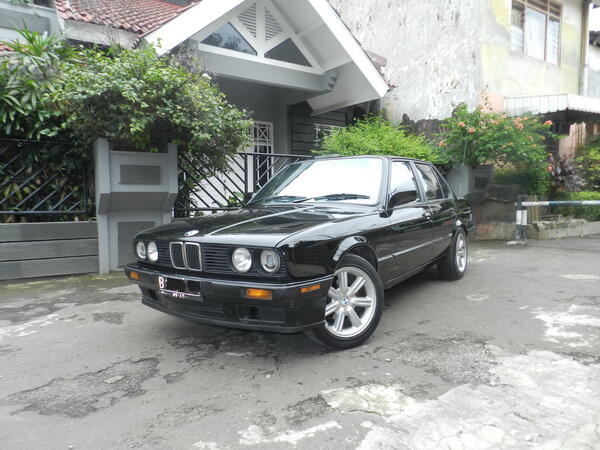 BMW 318i M40 E30 TAHUN 1990