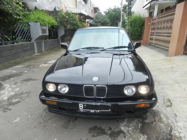 BMW 318i M40 E30 TAHUN 1990
