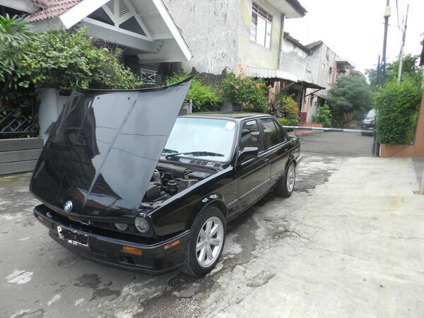 BMW 318i M40 E30 TAHUN 1990
