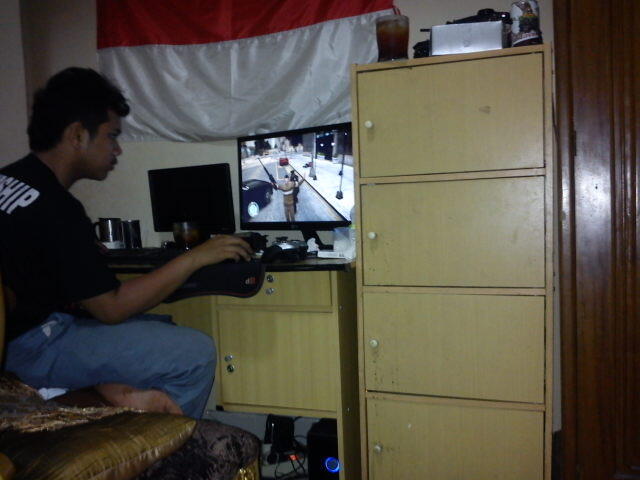 meja kompi ane gan(coba cari cpu nya)