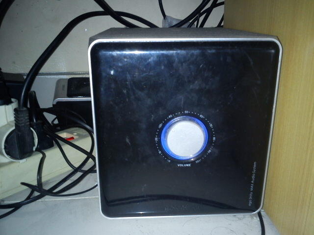 meja kompi ane gan(coba cari cpu nya)