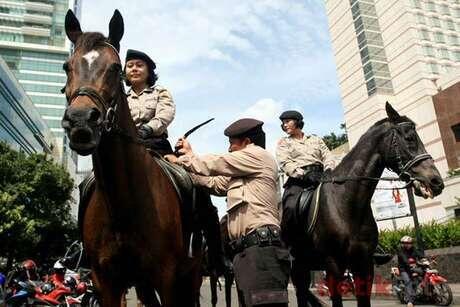 &#91;Wow&#93; Polisi mau beli Kuda dan Anjing harga 16 eM