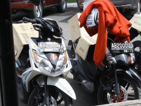 Dua Motor Plat Nomornya Sama?