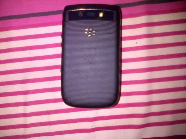 WTS - Blackberry 9800 aka Torch 1 dan Blackberry 8900 aka Javelin