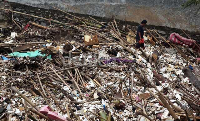 Pict : MIRIS | Foto Tumpukan SAMPAH sisa BANJIR