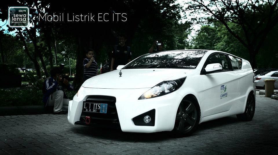 Mobil Listrik &quot;Ezzy Car&quot; buatan ITS Surabaya Diluncurkan