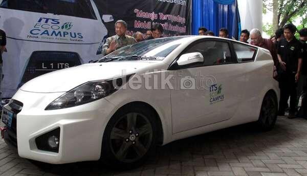 Mobil Listrik &quot;Ezzy Car&quot; buatan ITS Surabaya Diluncurkan