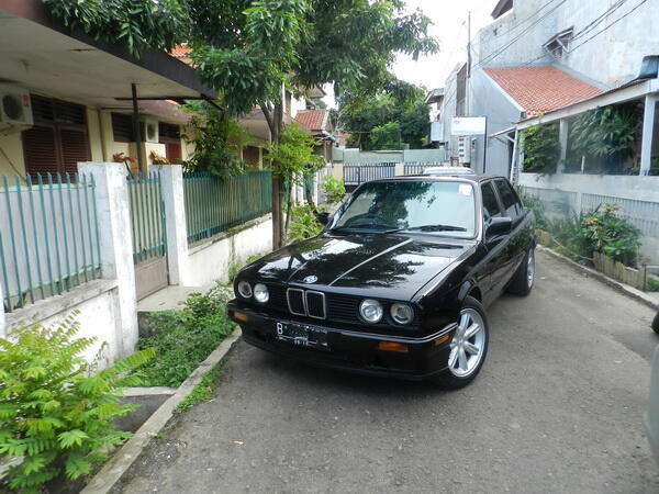 BMW 318i M40 E30 TAHUN 1990