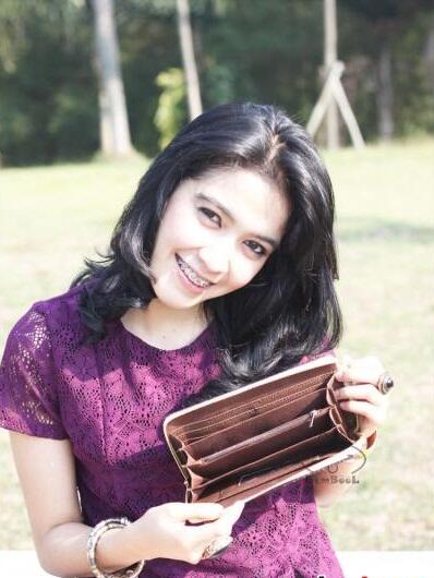 Dompet cewe cantik banyak warna... murah . bandung