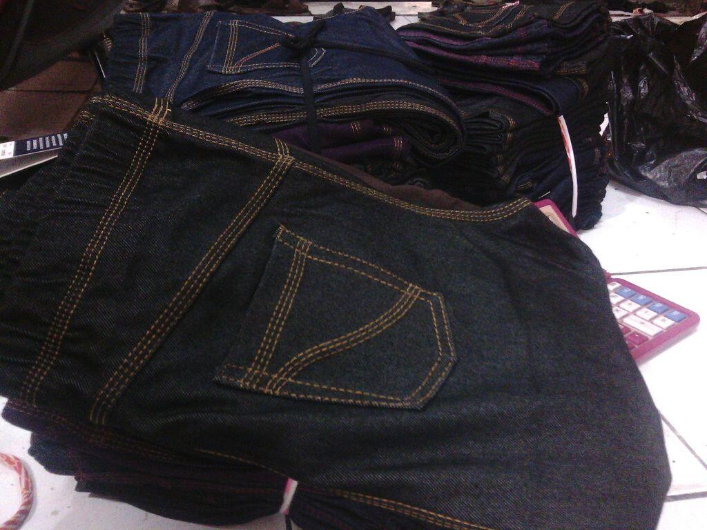 CELANA LEGGING MODEL LEVIS/JEANS