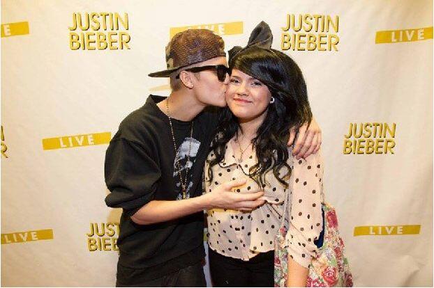 kelakuan Justin bieber ma fans nya, cabul!