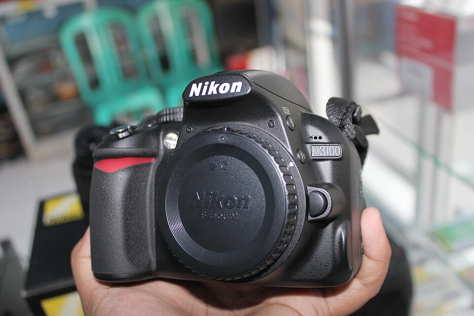 terjual kamera dslr second nikon d3100 lensa kit 18 55mm terjual kamera dslr second nikon d3100 lensa kit 18 55mm