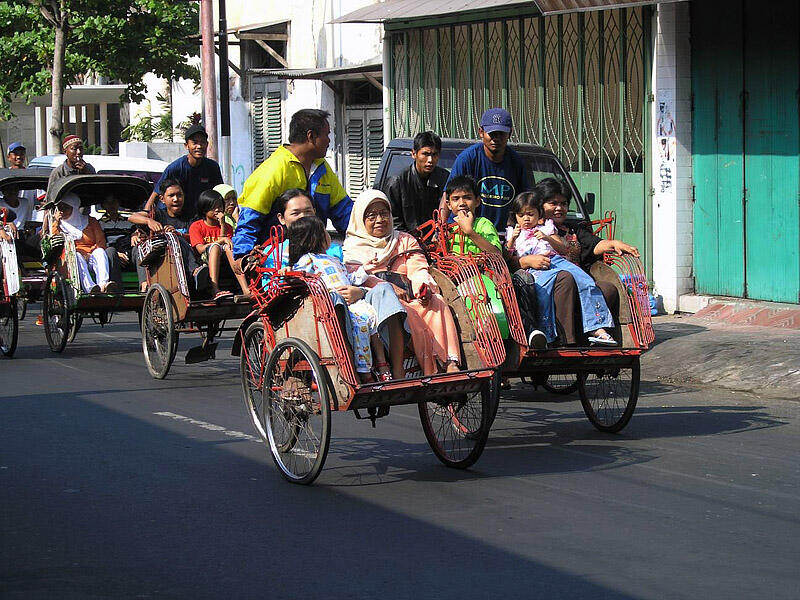 Angkutan Umum yang Aman, Nyaman, dan Terjangkau